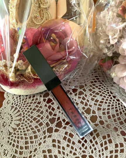 ウイスパーグロスフォーアイ/THREE/リキッドアイシャドウを使ったクチコミ(1枚目)