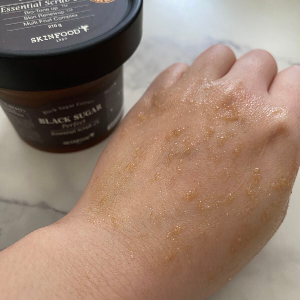 ブラックシュガー パーフェクト エッセンシャル スクラブ2X/SKINFOOD/洗い流すパック・マスクを使ったクチコミ(6枚目)