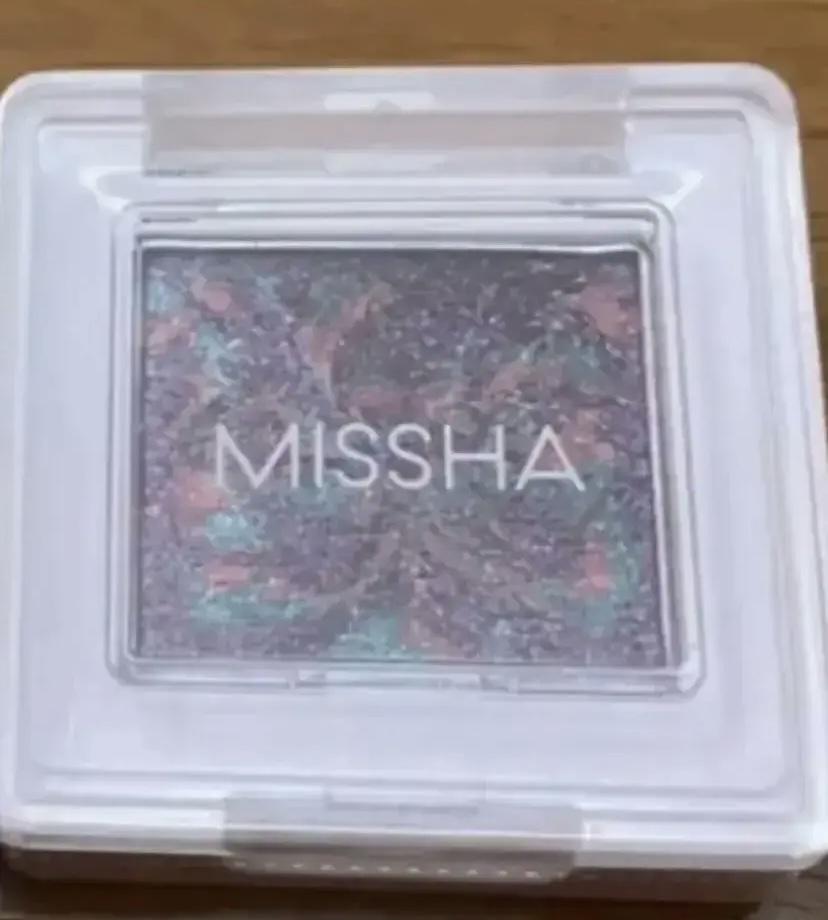 グリッタープリズム シャドウ マーブル グリッタープリズム シャドウ マーブル GVL03/MISSHA/単色アイシャドウを使ったクチコミ（1枚目）