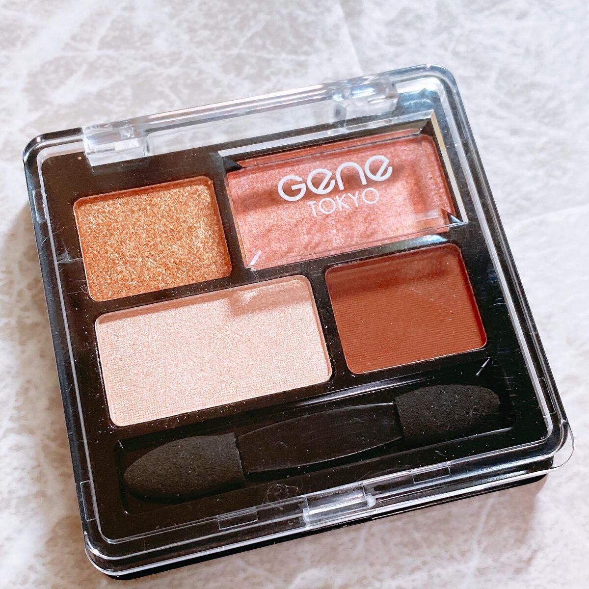 GENE TOKYO リラクシーアイシャドウ/DAISO/アイシャドウパレットを使ったクチコミ(2枚目)