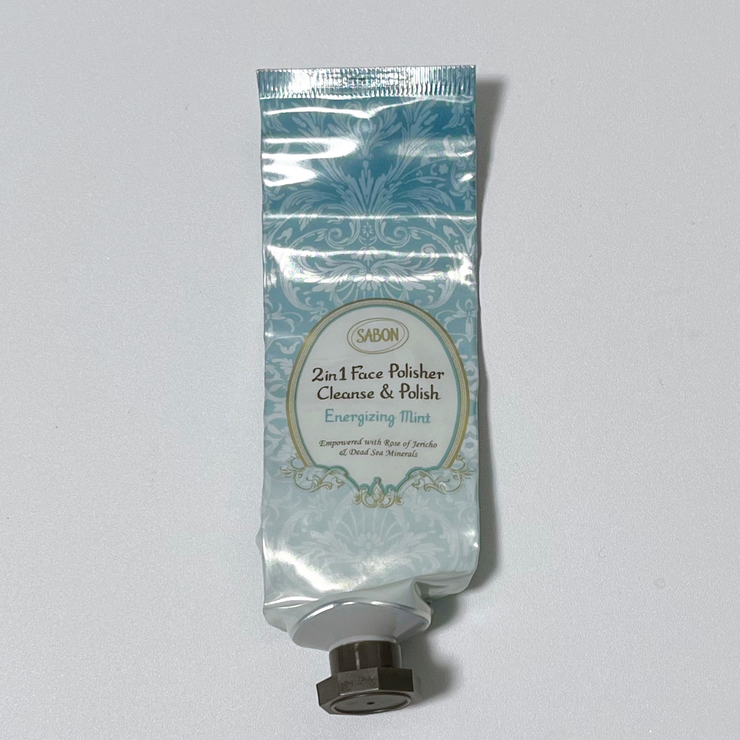 SABON　フェイスポリッシャー リフレッシング　ミント　トリオ 60ml×3本

SABONのフェイスポリッシャー(スクラブ)を使い切りました。

肌のことを考えたらスクラブはしない方がいいんだろうけど、口コミ等々で気になりすぎて買っちゃ