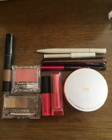 グラマラスヌード アイパレット (クリスマスコフレ 2017)/Visée/メイクアップキットを使ったクチコミ(2枚目)