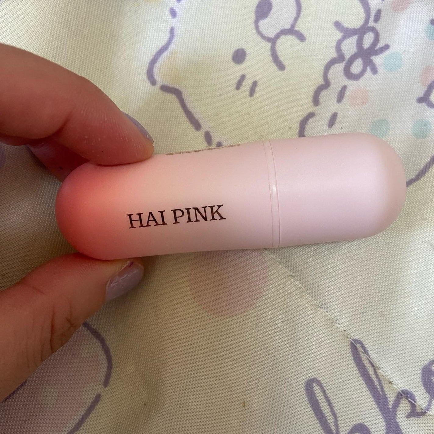 うさみみぃ@ブルベ on LIPS 「TEMUで買ったリップ💄お花入ってるの可愛くない??唇の水分量..」(1枚目)