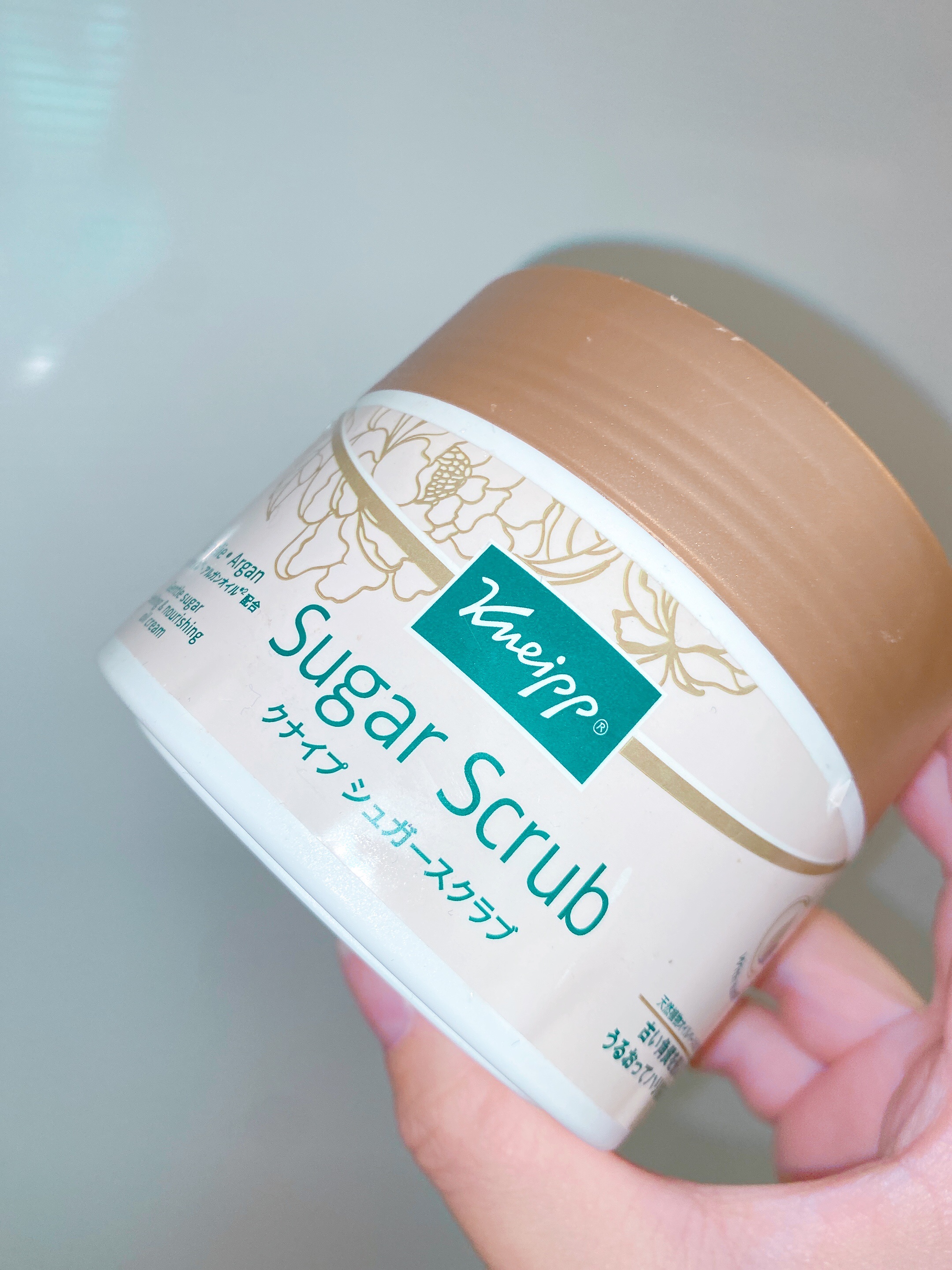 クナイプ シュガースクラブ カメリア＆アルガン/クナイプ/ボディスクラブを使ったクチコミ（1枚目）