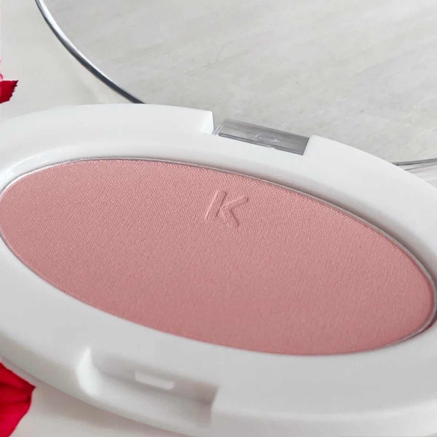 ラブシルクブラッシュ/Laka/パウダーチークを使ったクチコミ(1枚目)