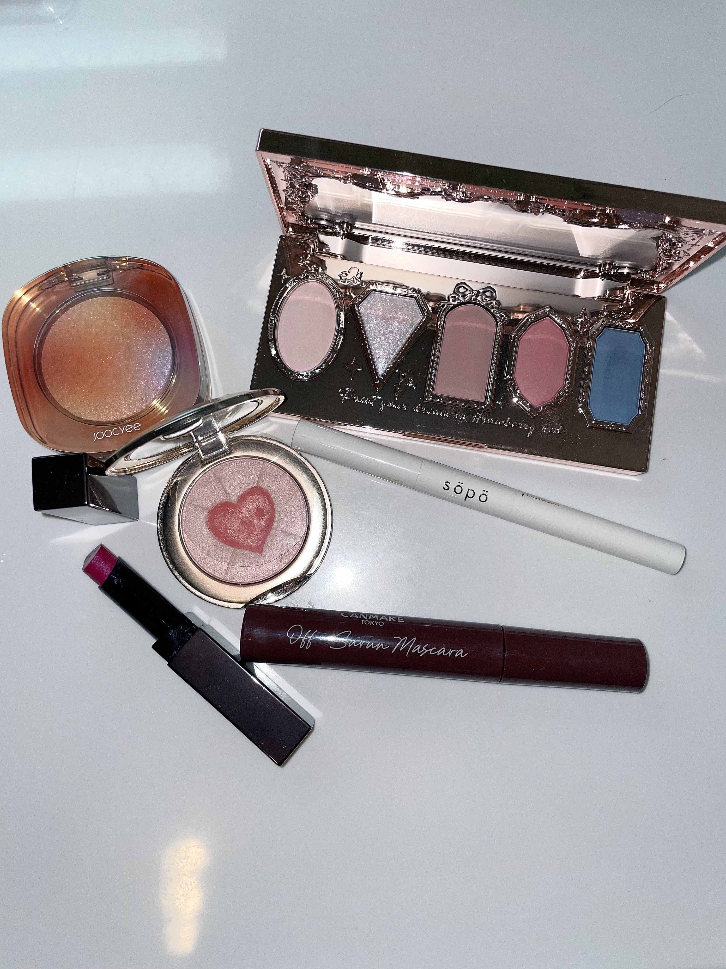 ミネラルルージュ ロージィミューズ（限定）/エトヴォス/口紅を使ったクチコミ（3枚目）