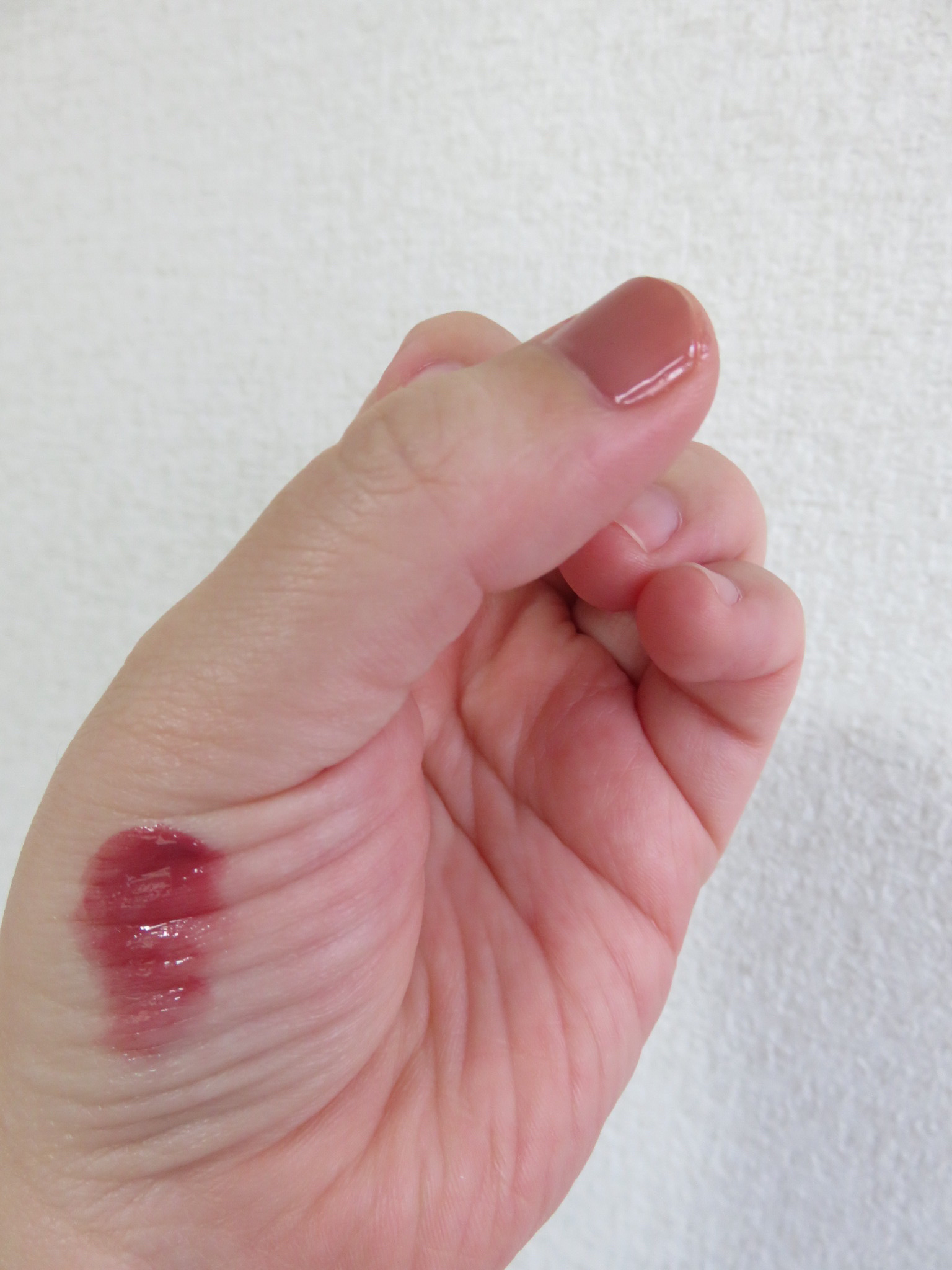 ジューシーラスティングティント/rom&nd/リップティントを使ったクチコミ（2枚目）