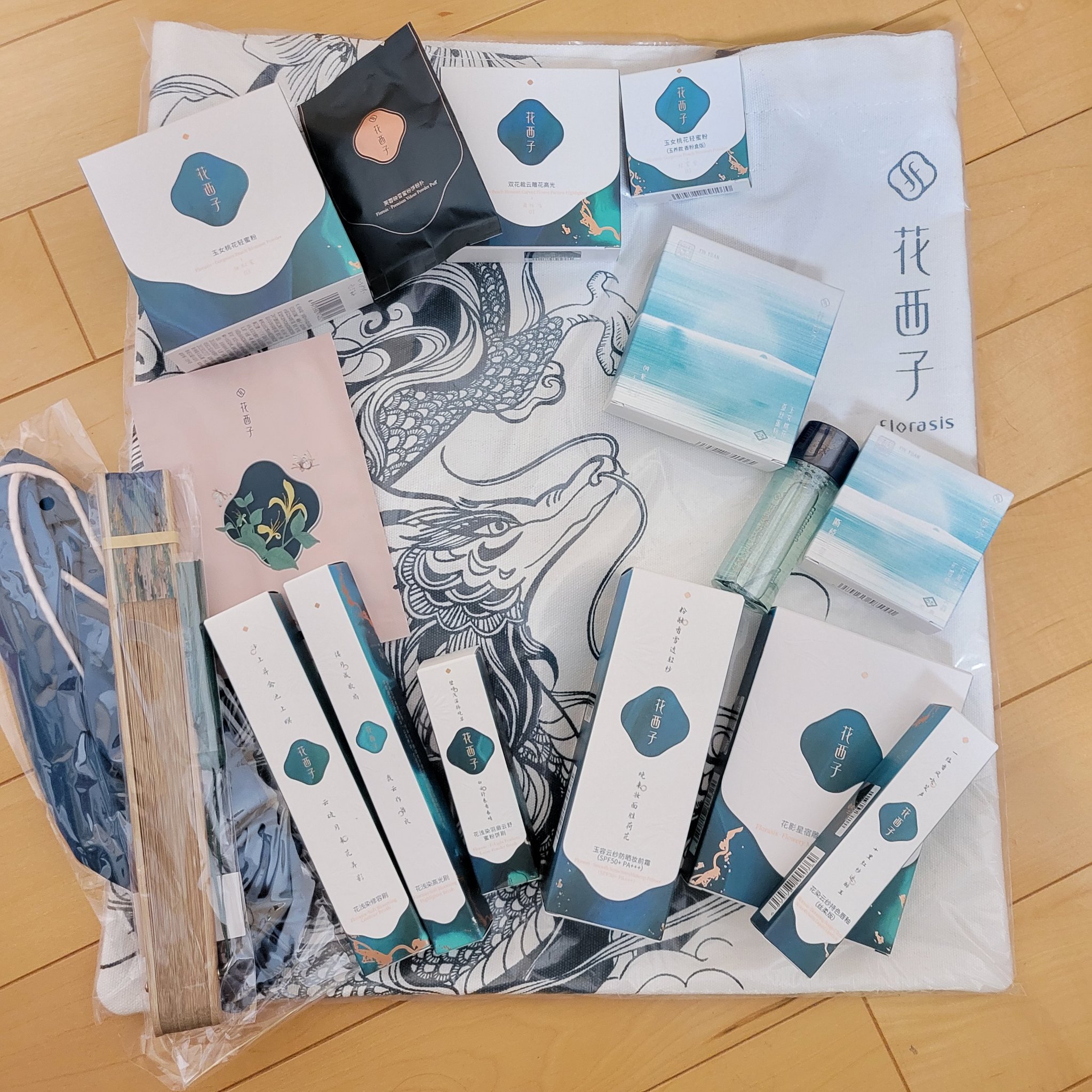 玉養桃花プレストパウダー(西湖限定)/花西子/プレストパウダーを使ったクチコミ（1枚目）