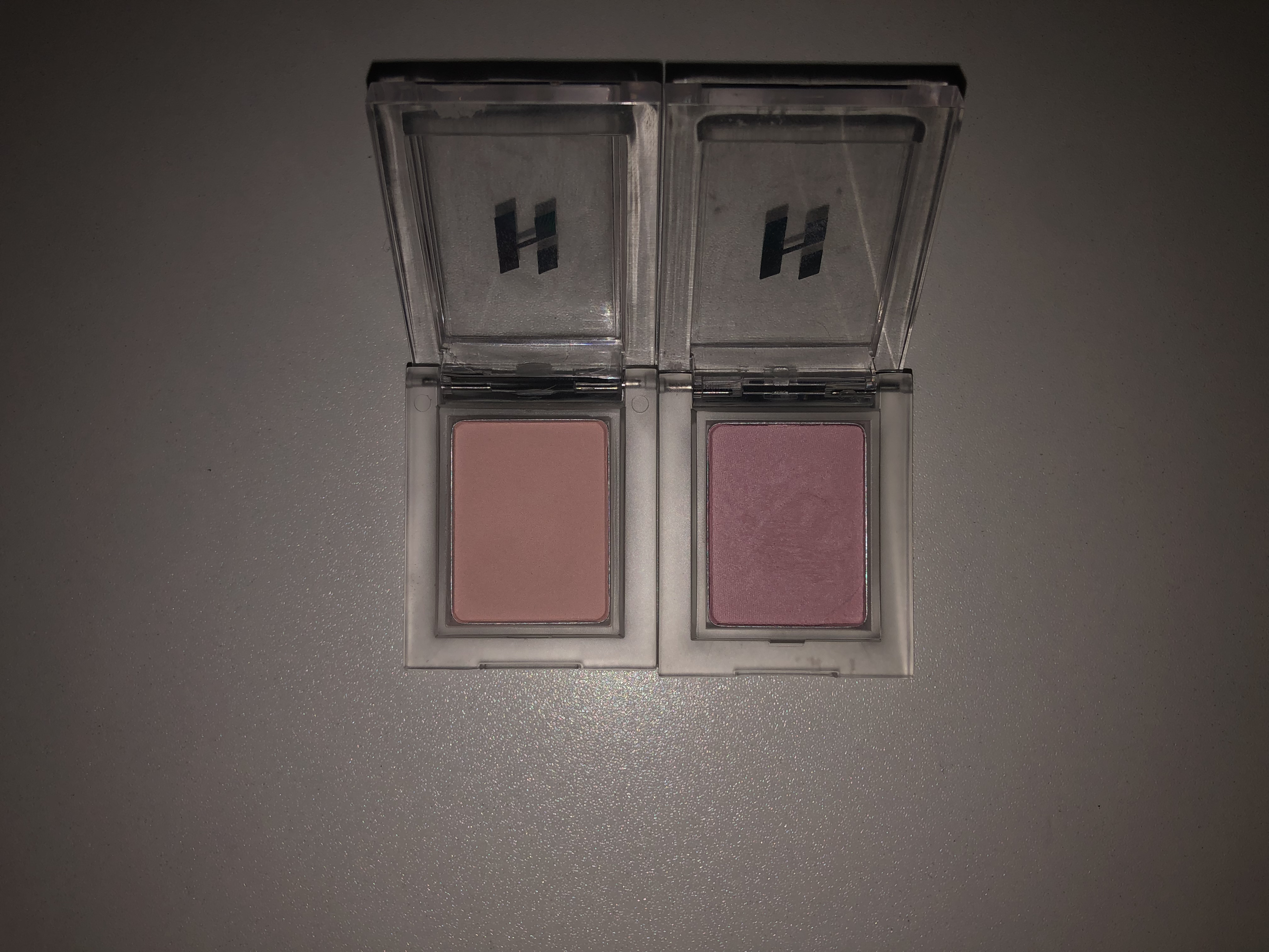 マイフェイブピースアイシャドウ 04 パンジー(PANSY)/HOLIKA HOLIKA/単色アイシャドウを使ったクチコミ（1枚目）