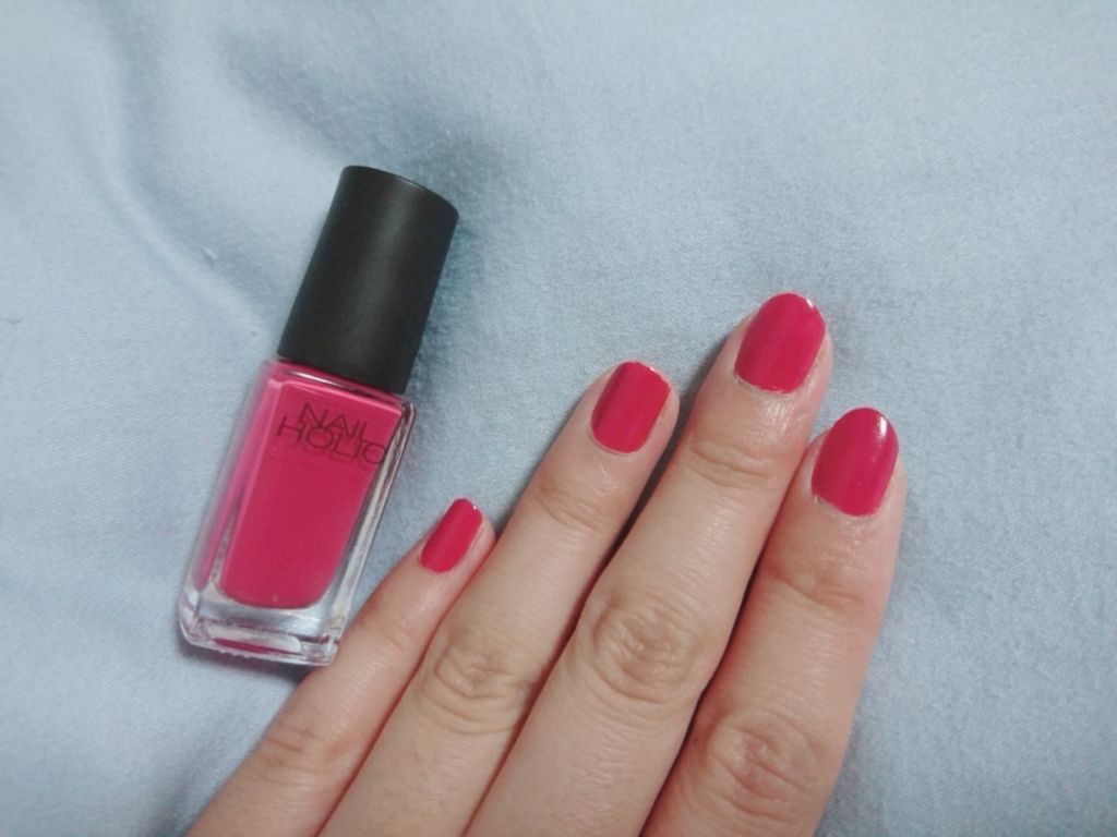 ネイルホリック Vivid color RO601/ネイルホリック/マニキュアを使ったクチコミ（1枚目）