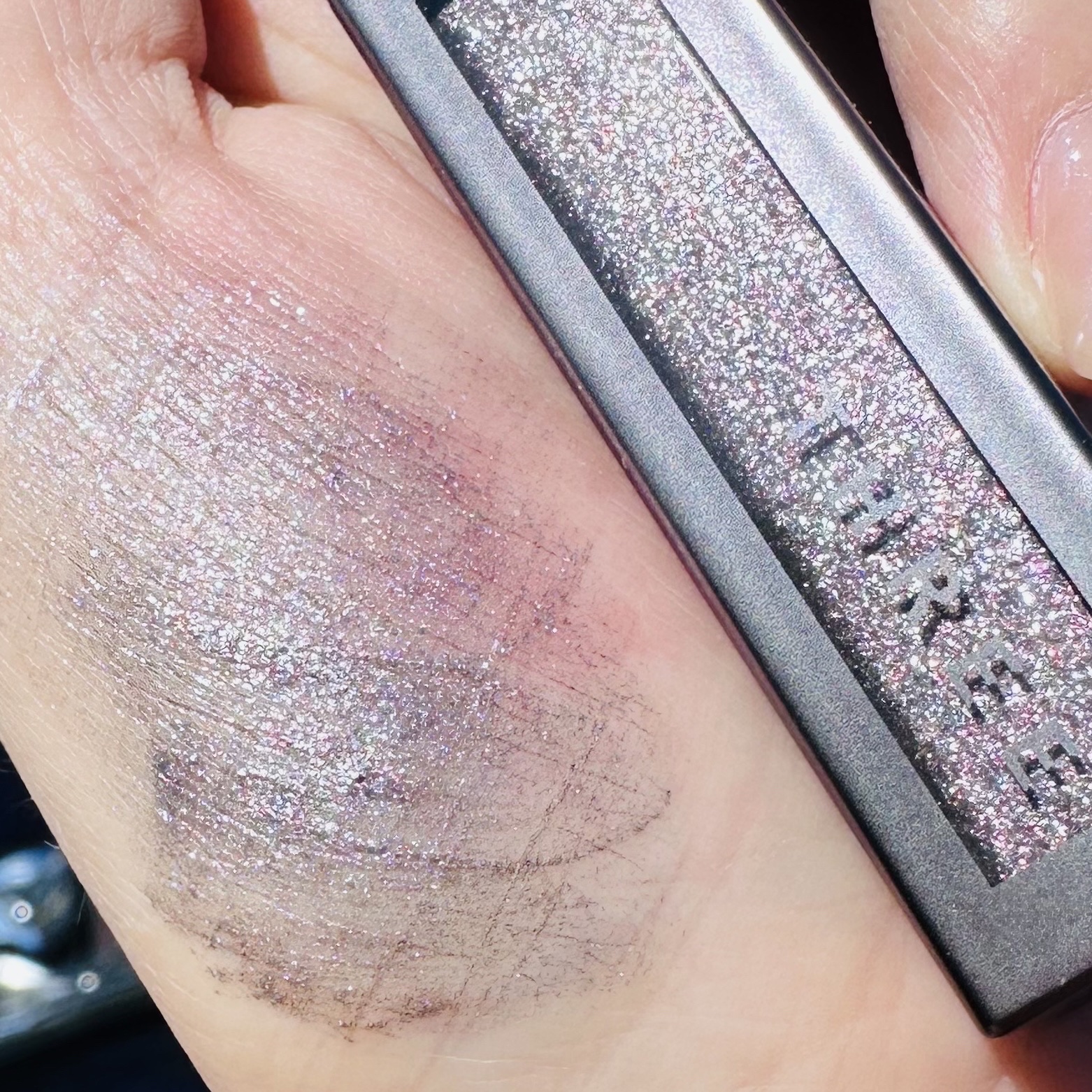 THREE ユナイテッドフルイドアイカラー B02 JUST KIDS/THREE/リキッドアイシャドウを使ったクチコミ（3枚目）