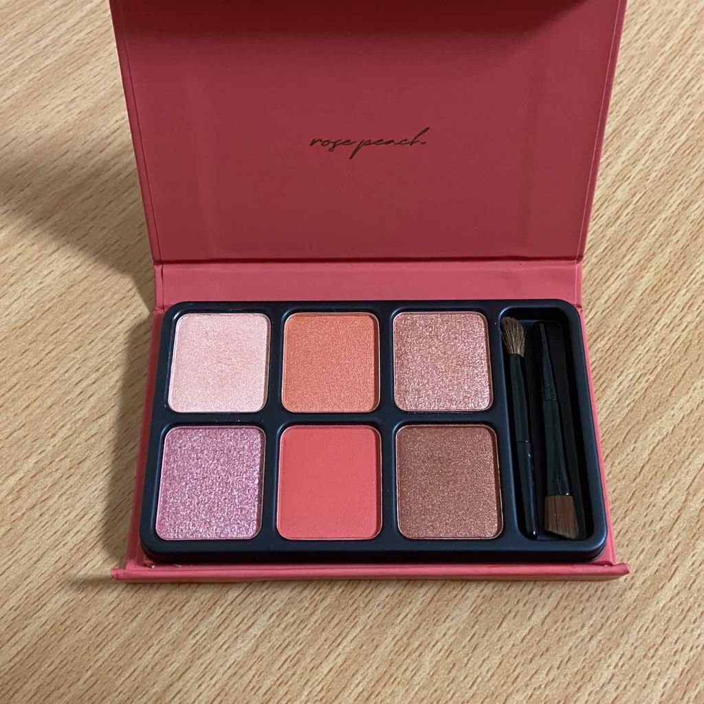 puuu. on LIPS 「これも台湾で購入したアイシャドウ♡もう色が最高すぎる〜٩(ᐛ)..」(1枚目)