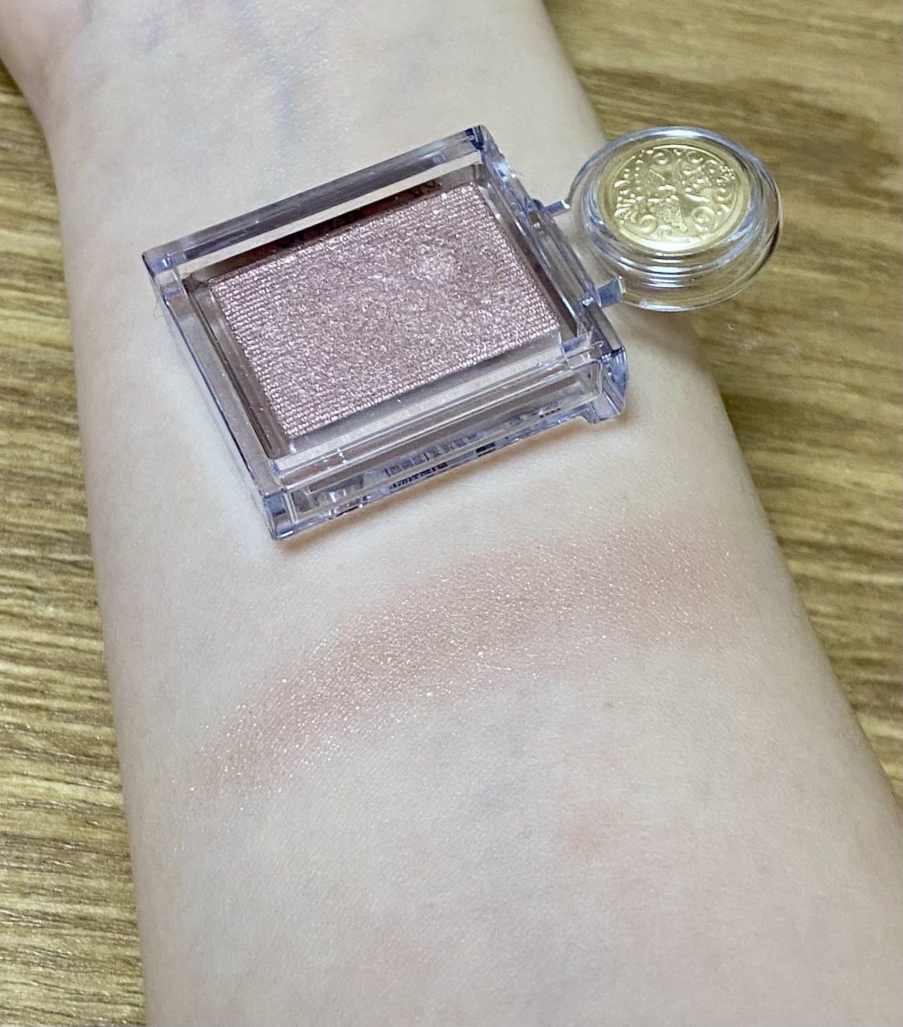 シャドーカスタマイズ/MAJOLICA MAJORCA/単色アイシャドウを使ったクチコミ（2枚目）