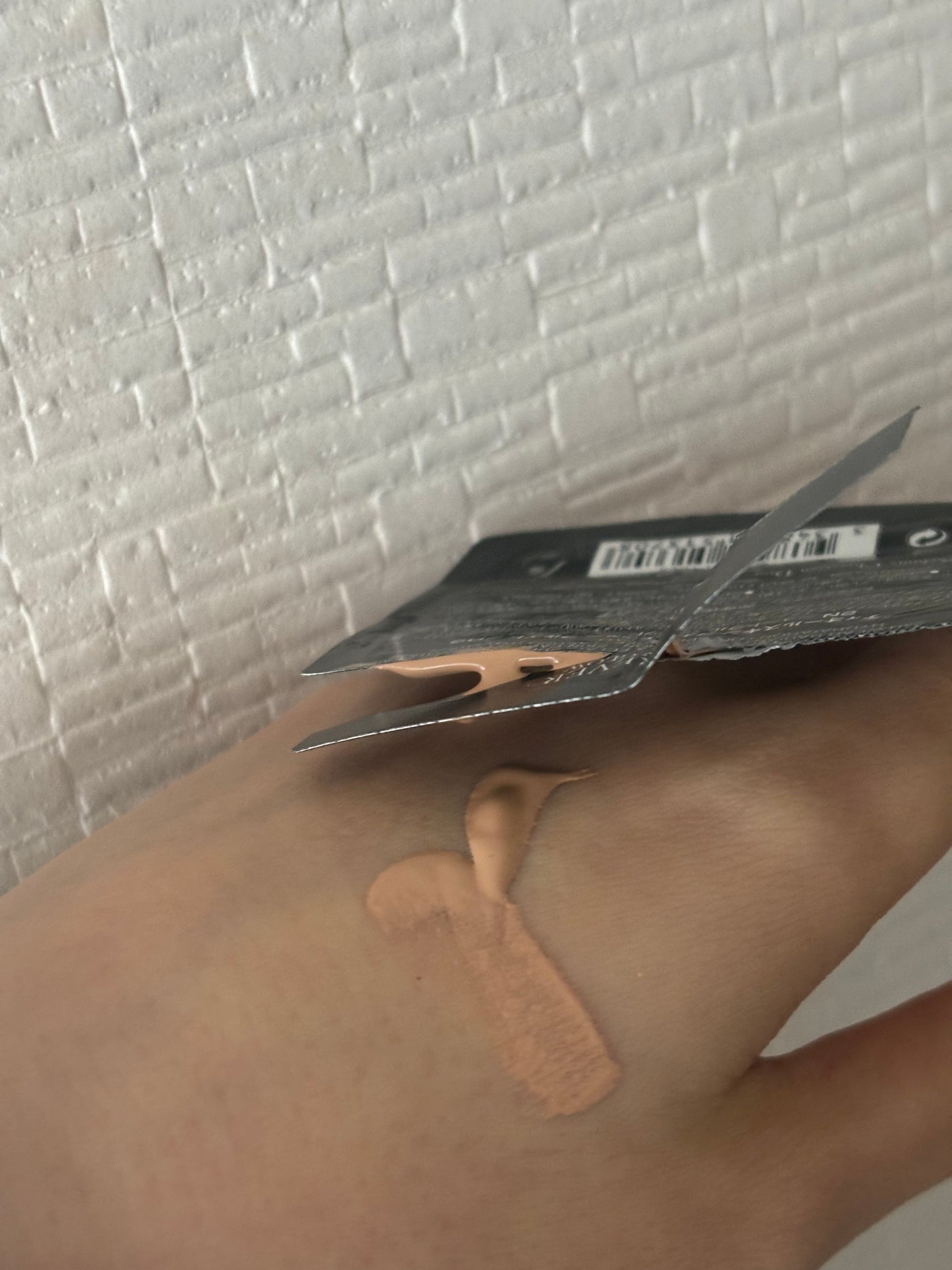 ディオールスキン フォーエヴァー フルイド グロウ/Dior/リキッドファンデーションを使ったクチコミ(3枚目)