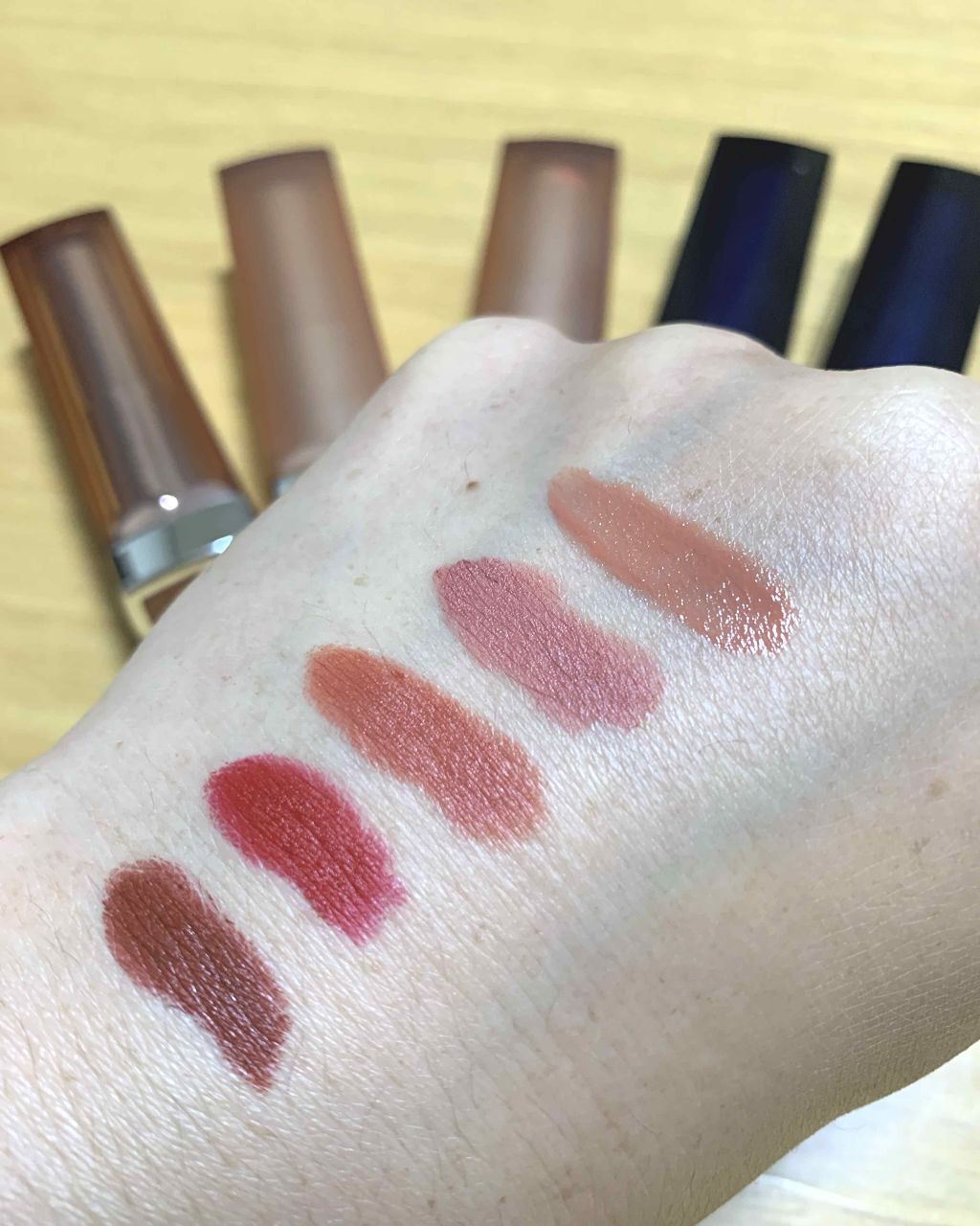 ウォーター シャイニー ミルキー/MAYBELLINE NEW YORK/口紅を使ったクチコミ(3枚目)