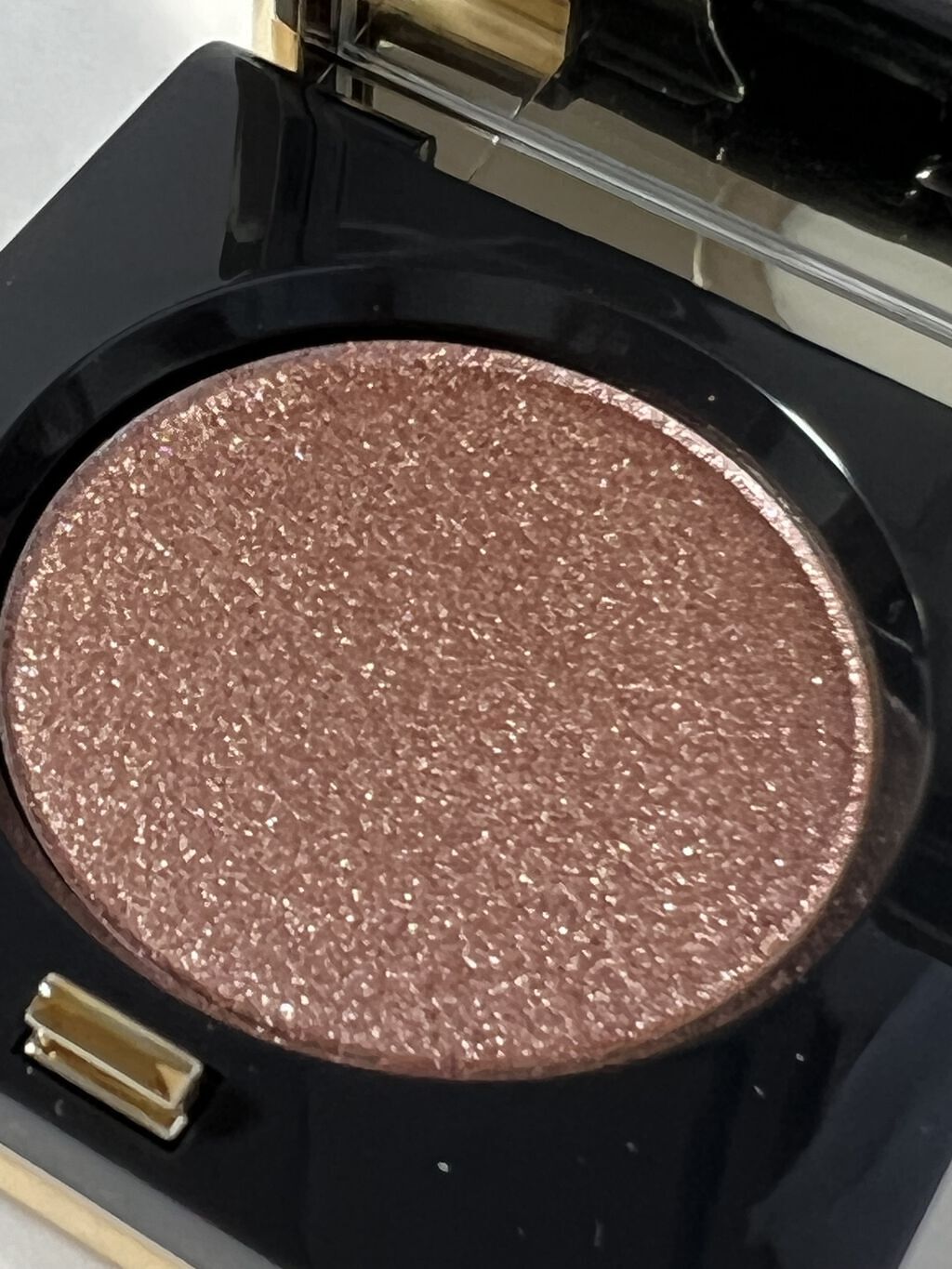 リュクスアイシャドウ 01 ギルディッドローズ(フォイル)/BOBBI BROWN/単色アイシャドウを使ったクチコミ（2枚目）