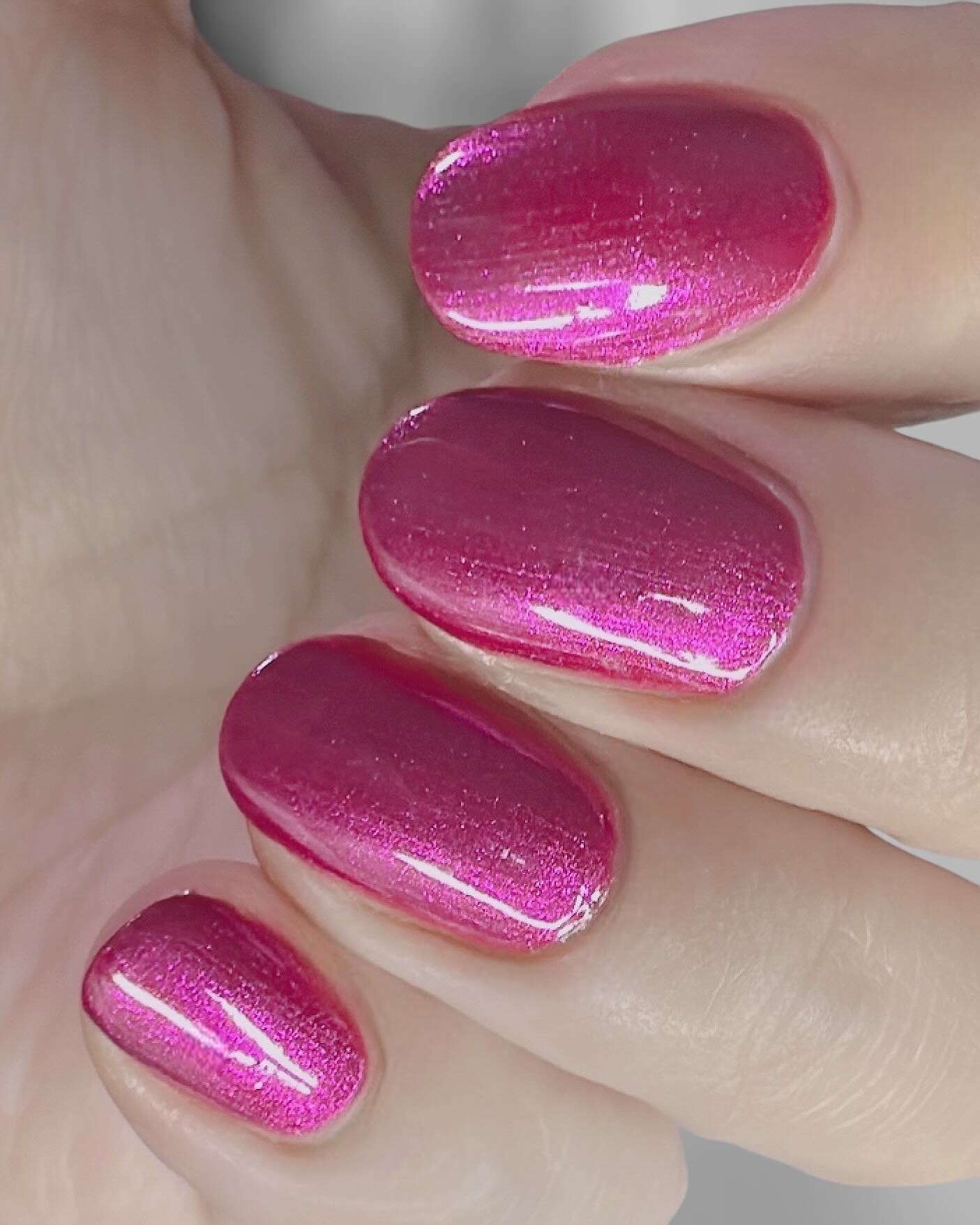 シャネル 限定ヴェルニ 191 CHARMER, 189 PHENOMENE Chanel Le Vernis Nail Polish Enamel #189 PHENOMENE 2025