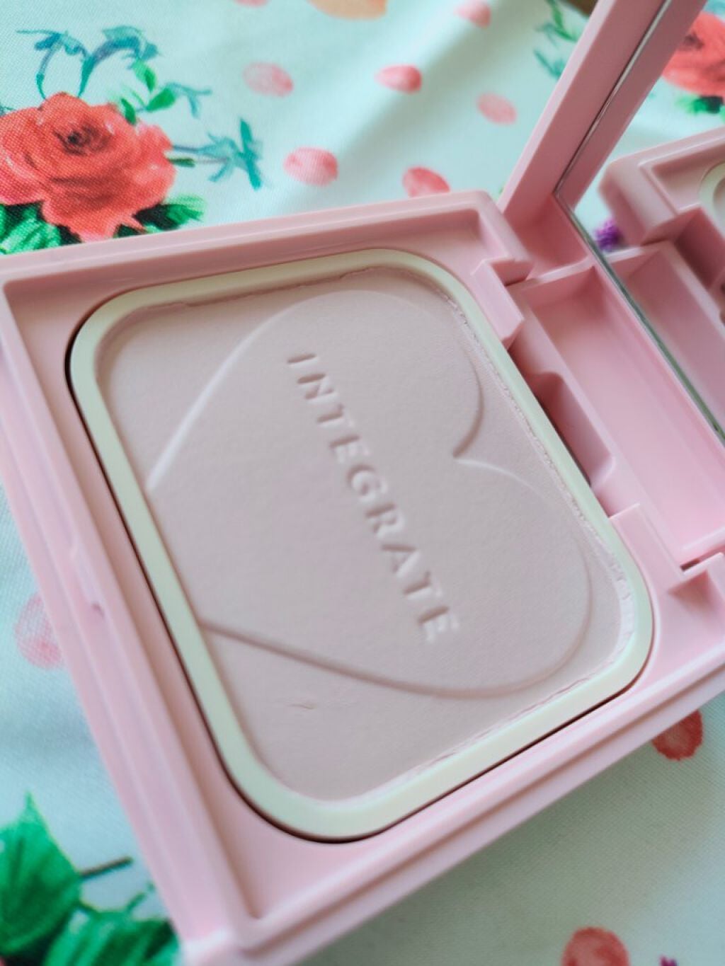 すっぴんメイカー CCパウダー/インテグレート/プレストパウダーを使ったクチコミ(4枚目)