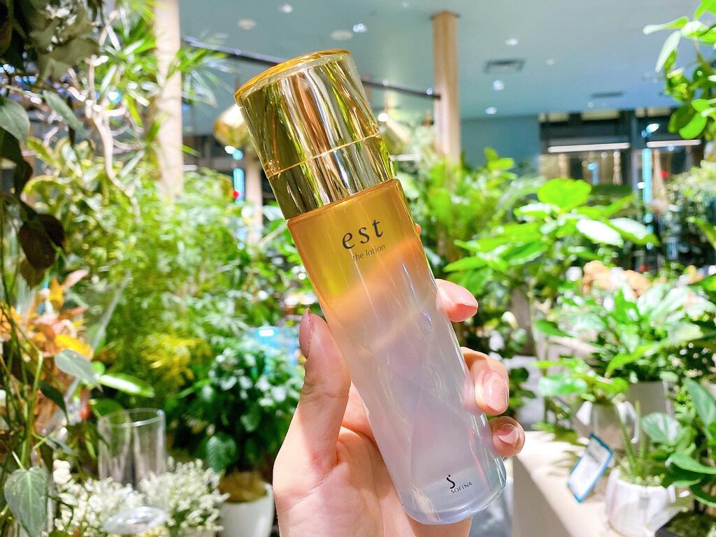 洗顔後泡の導入美容液の後に使っています！

過酷な砂漠でも水分を逃さずに生き抜く、極限環境生物が生み出す【エクトイン】成分配合とのことで、保湿力がとっても高い！！

これからの季節、クリームなどで保湿するのといいですが、化粧水も潤いが続くも