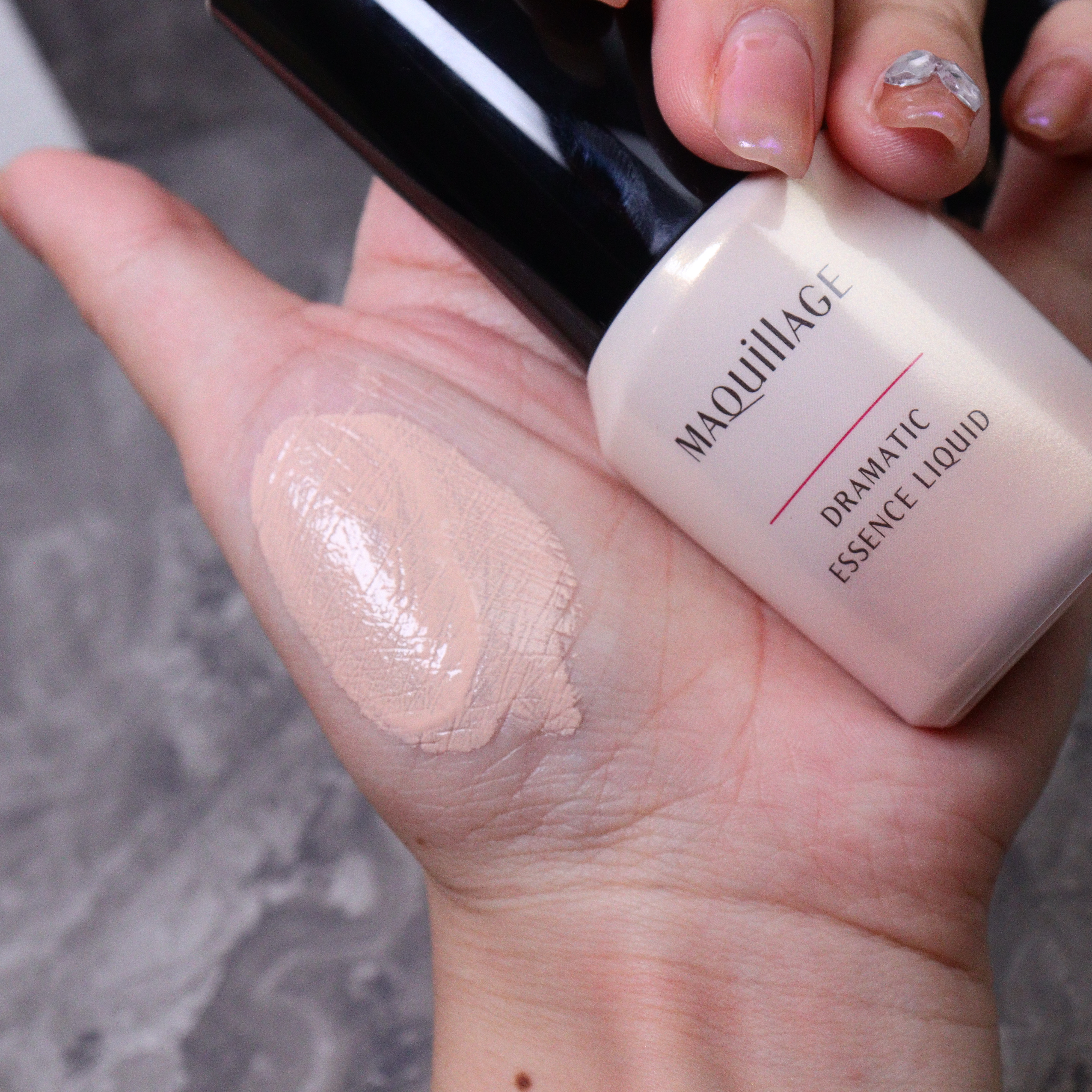 ドラマティックエッセンスリキッド/マキアージュ/リキッドファンデーションを使ったクチコミ（2枚目）