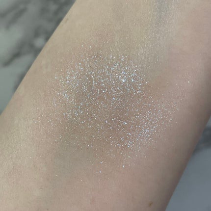 oz.design on LIPS 「shuuemuraグリッターボールハイライター✨クリスタルミラ..」(5枚目)