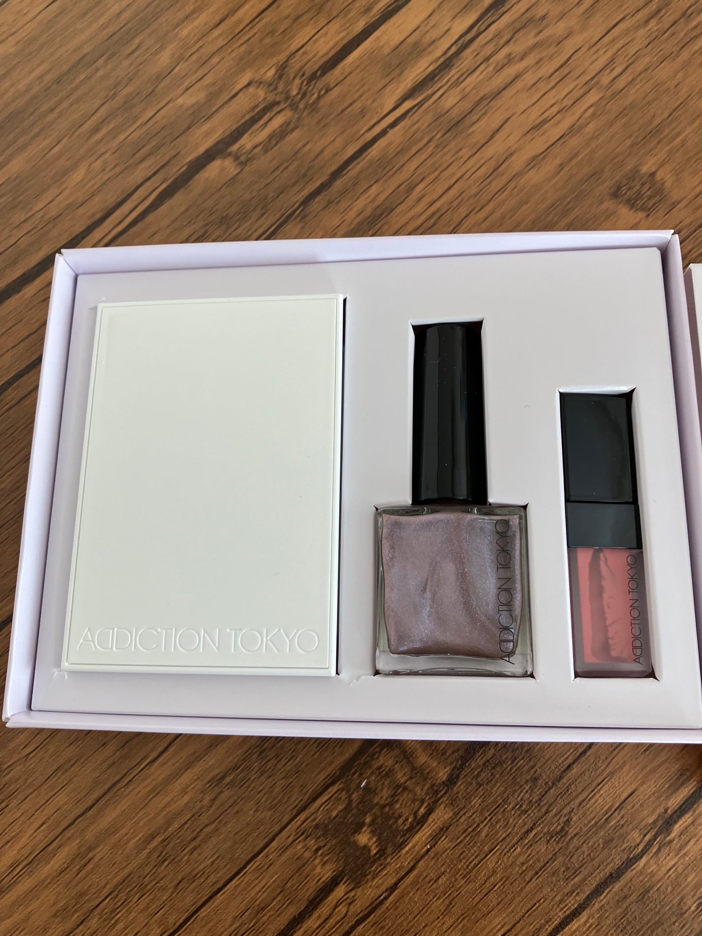 ホリデー アディクション サイレント ウィッシュⅠ/ADDICTION/メイクアップキットを使ったクチコミ(6枚目)