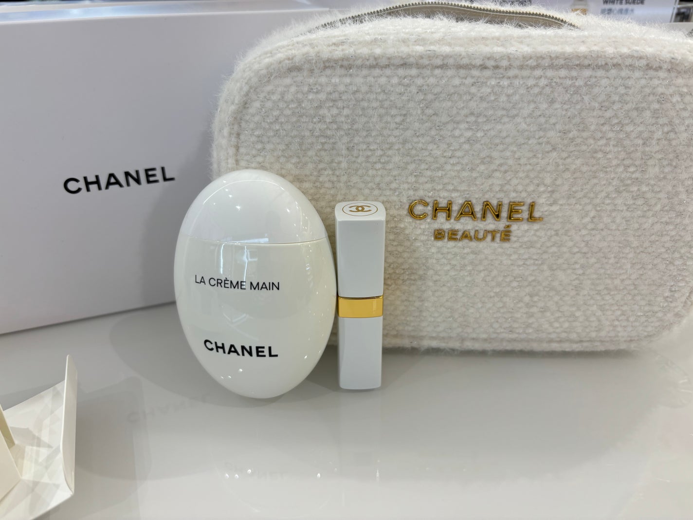 【新品未使用未開封】シャネル エッセンシャル ケア セット 新品未使用✨シャネル エッセンシャルケアセット2024 クリスマス