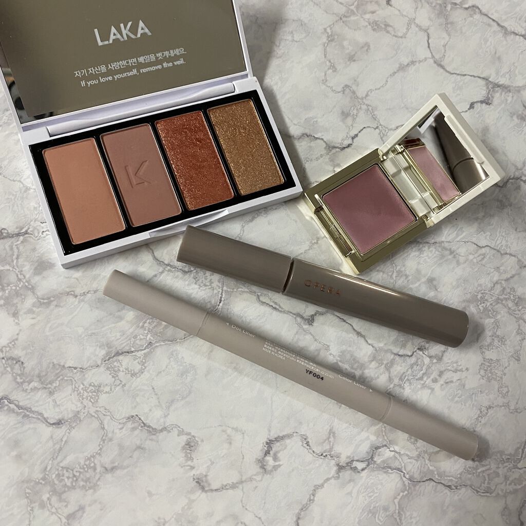 ブランエトワール オンブル アムールのクチコミ「今日のメイク〜🥺🥺🥺


今日は職場の上司とふたりで忘年会なので、キラキラしたカラーメイクをし.....」（2枚目）