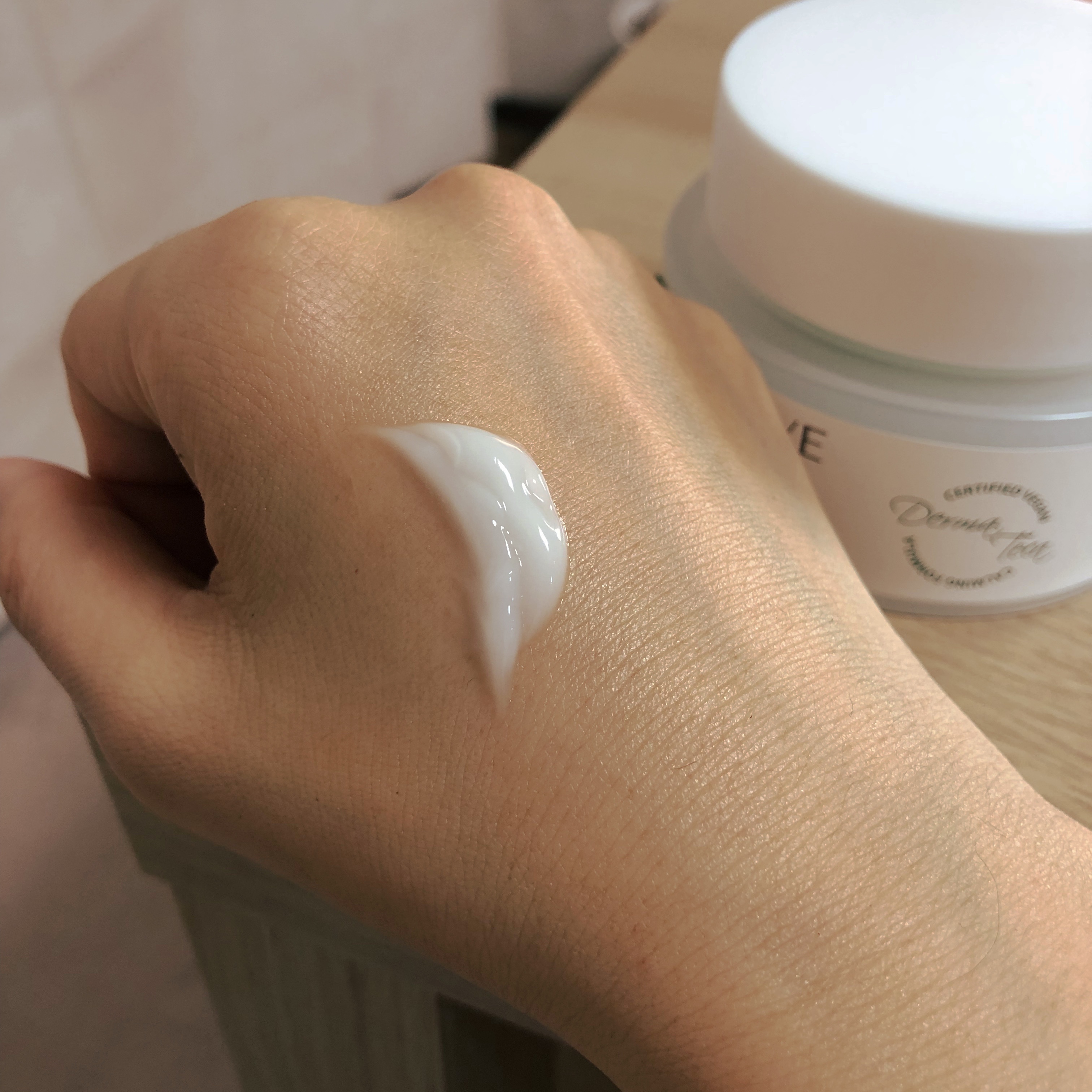 ダーマテカバイオームクリーム/THE A'VVE/フェイスクリームを使ったクチコミ（3枚目）