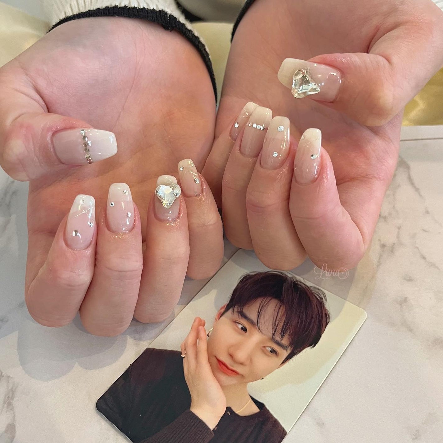 Iuna. Mizuki on LIPS 「.やりたいの詰め込み🤍✨#nail#nailstagram#g..」(2枚目)