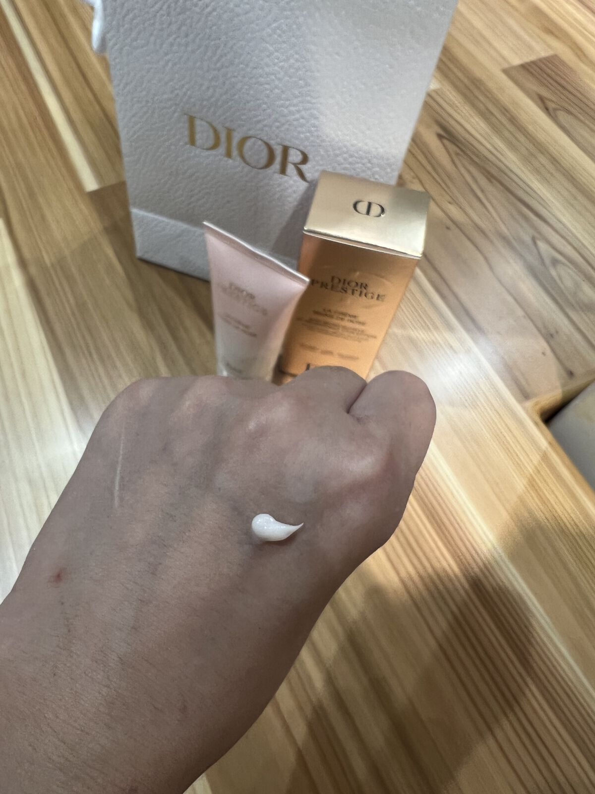 プレステージ ラ クレーム マン ド ローズ/Dior/ハンドクリームを使ったクチコミ（2枚目）