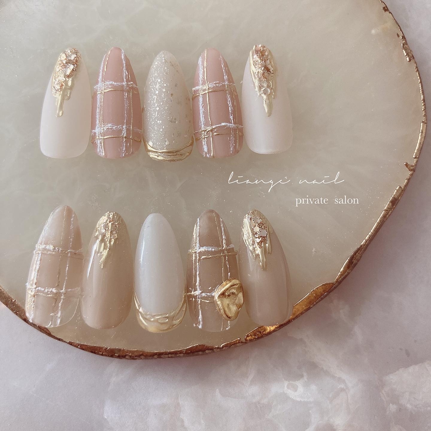 #ネイル,#秋ネイル,#大人ニュアンスネイル,#ニュアンスネイル,#ジェルネイル,#ミラーネイル,#チェックネイルのネイルデザイン