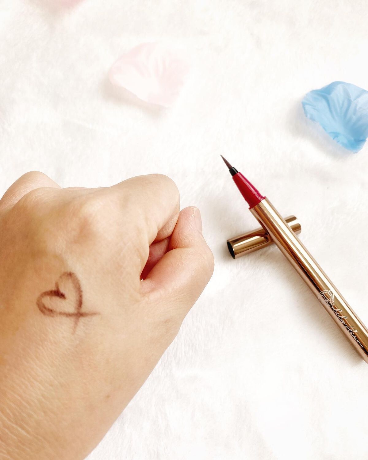 カラーミーツ アイライナー 05 オリーブカーキ/リリーフルール/リキッドアイライナーを使ったクチコミ（3枚目）