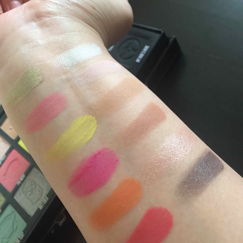 Jeffree Star Cosmetics ジェフリースターアイシャドウ化粧品24カラット/プラチナアイススキンフロストプロパレット6色ハイライターメイクのクチコミ「	
Jeffree Star Cosmetics
Conspiracy Palette

出ま.....」（3枚目）