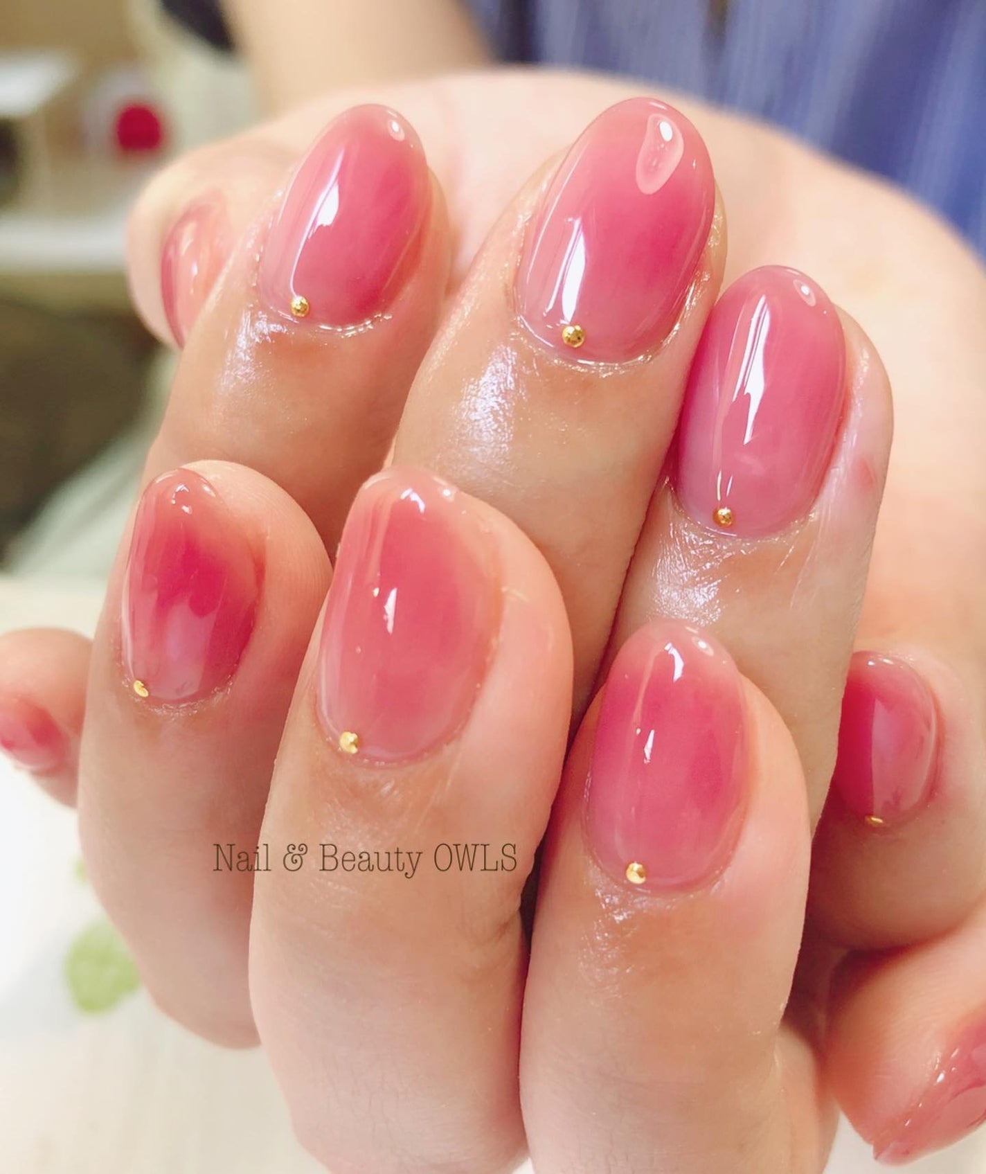 ぴよこれいと あうるす on LIPS 「透明感あるカラーがいいけど、爪の先の白いのが見えるのは嫌。とい..」(1枚目)