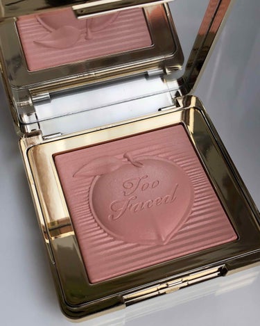 ピーチブラー スムージング フィニシング パウダー/Too Faced/プレストパウダーを使ったクチコミ（2枚目）