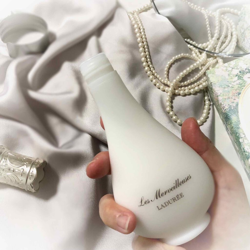 ローズ エッセンス エマルジョン/レ・メルヴェイユーズ ラデュレ/乳液を使ったクチコミ（3枚目）