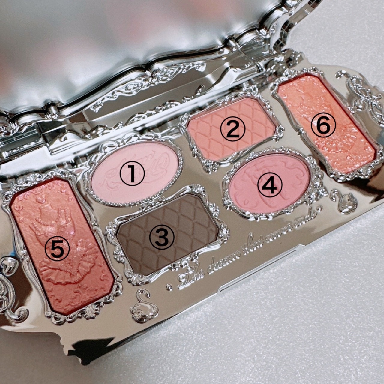 フラワーノーズスワンバレエシリーズ アイシャドウパレット 03 ピンクスワン/FlowerKnows/アイシャドウパレットを使ったクチコミ（2枚目）