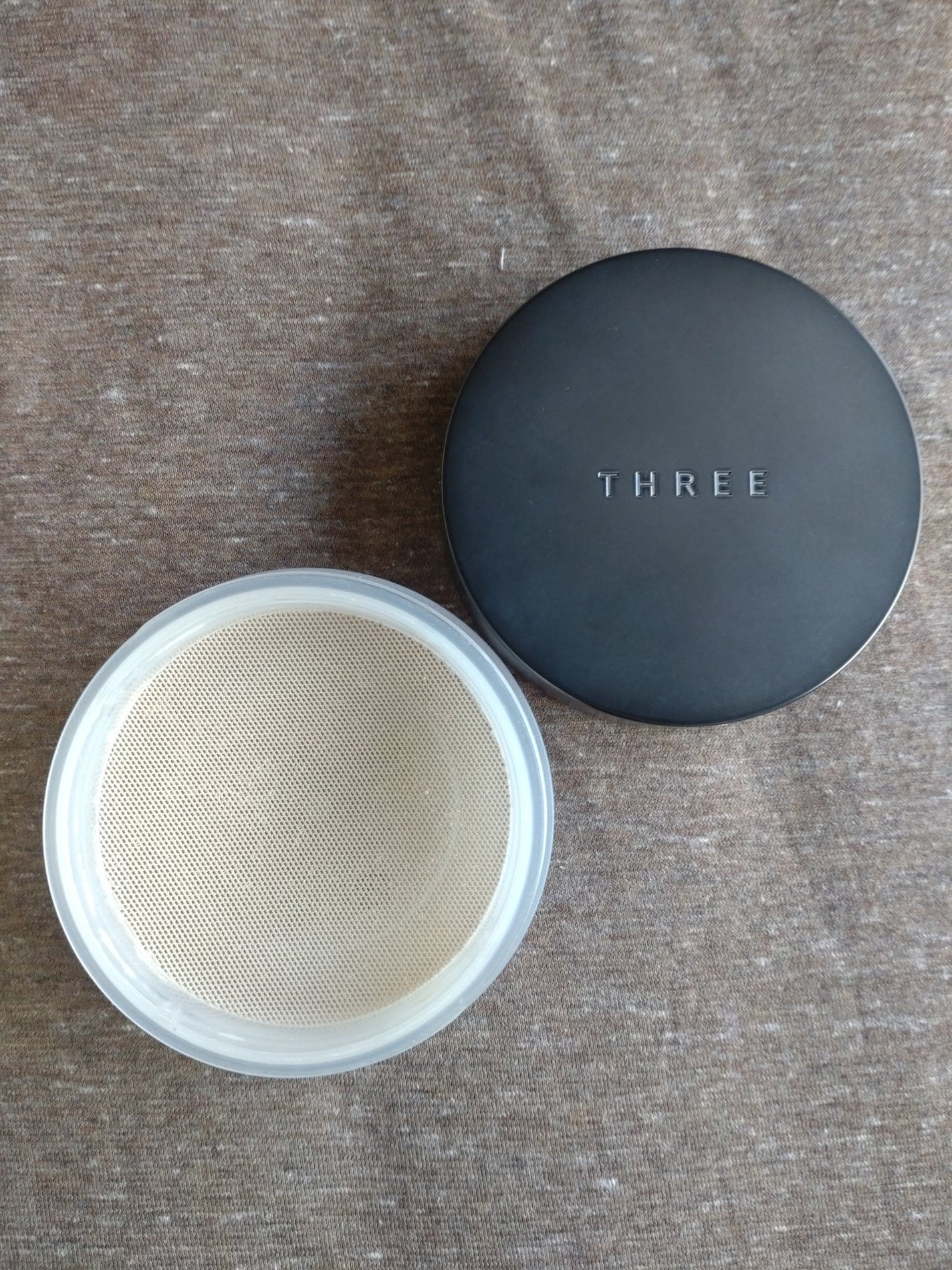 アドバンスドエシリアルスムースオペレーター ルースパウダー/THREE/ルースパウダーを使ったクチコミ(1枚目)