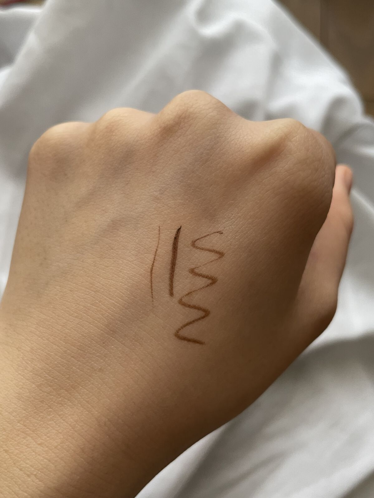 「密着アイライナー」極細クリームペンシル/デジャヴュ/ペンシルアイライナーを使ったクチコミ（2枚目）