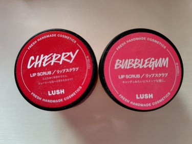 ラッシュ チェリッシュ リップスクラブのクチコミ「LUSHのリップスクラブ2種です。
バブルガムフレーバーはめちゃくちゃ甘く、チェリッシュは甘酸.....」（1枚目）