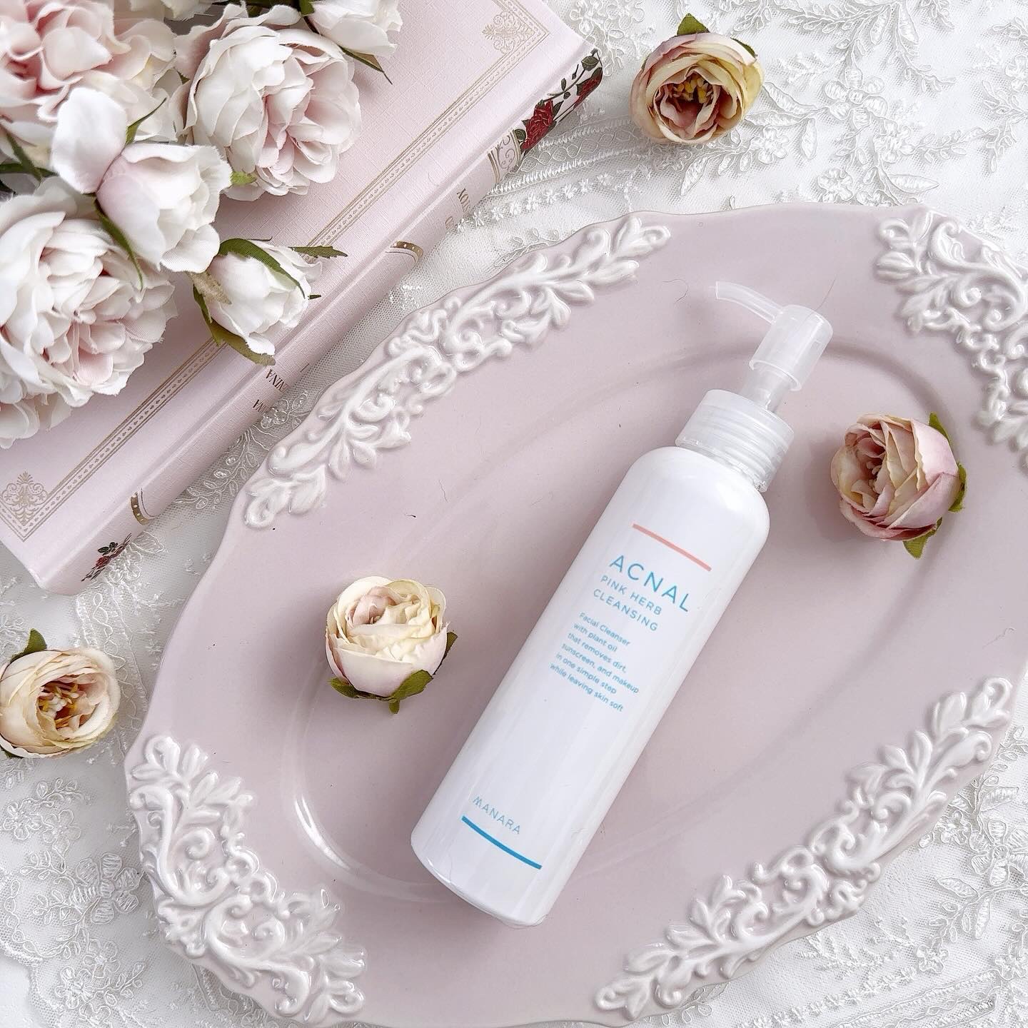 ♡Newin♡
お気に入りのクレンジング。
めちゃくちゃ良かったからリピート🎶

┈┈┈┈┈┈┈┈┈┈┈┈┈┈┈
ピンクハーブクレンジング
┈┈┈┈┈┈┈┈┈┈┈┈┈┈┈
 
オイルクレンジングなのに、サラッとしたテクスチャーで
少し馴染