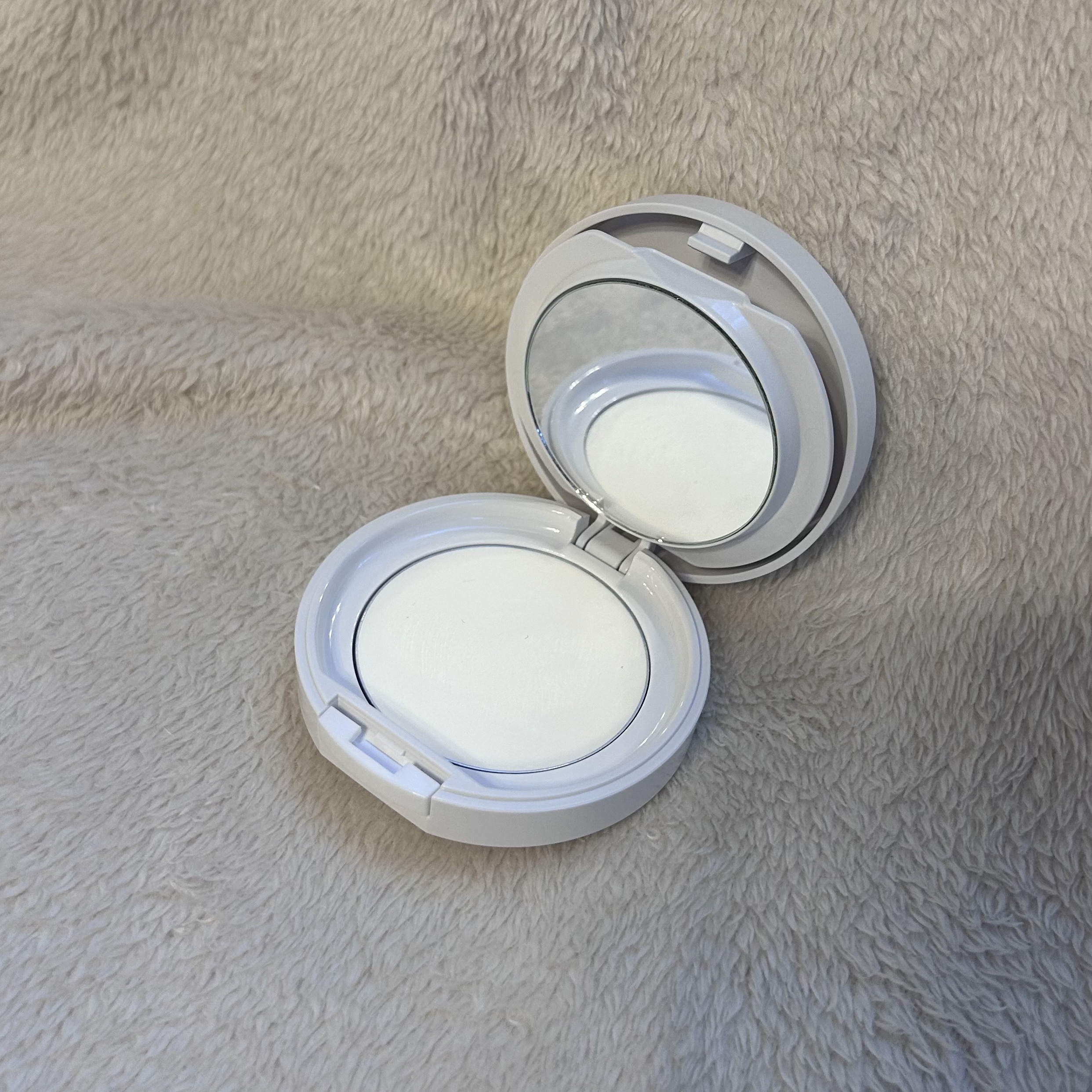 ミネラルイレイザーバーム SPF20 PA++/MiMC/化粧下地を使ったクチコミ（3枚目）