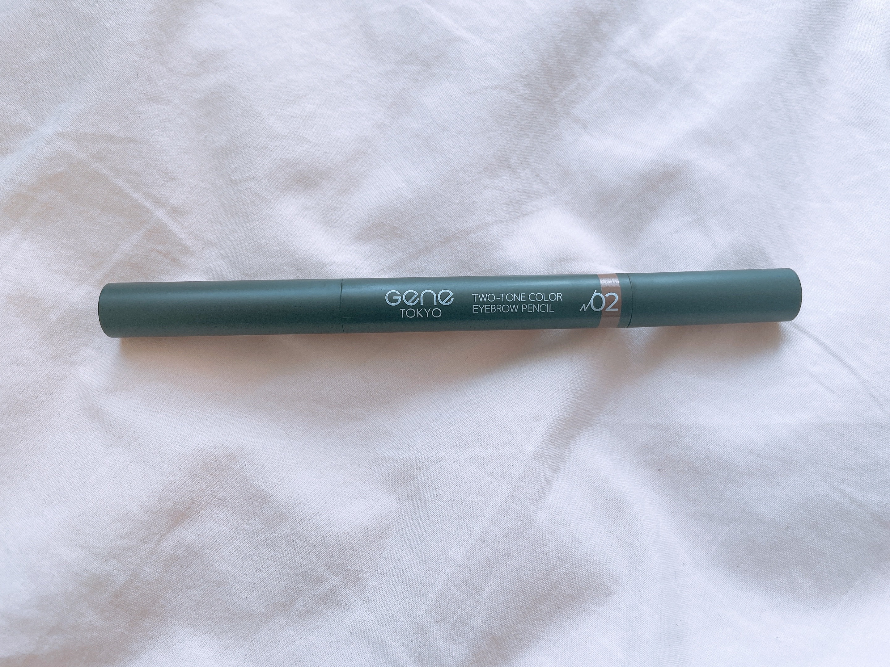 ツートンカラーアイブロウペンシル 02 少し明るいブラウンの髪に/GENE TOKYO/アイブロウペンシルを使ったクチコミ（2枚目）