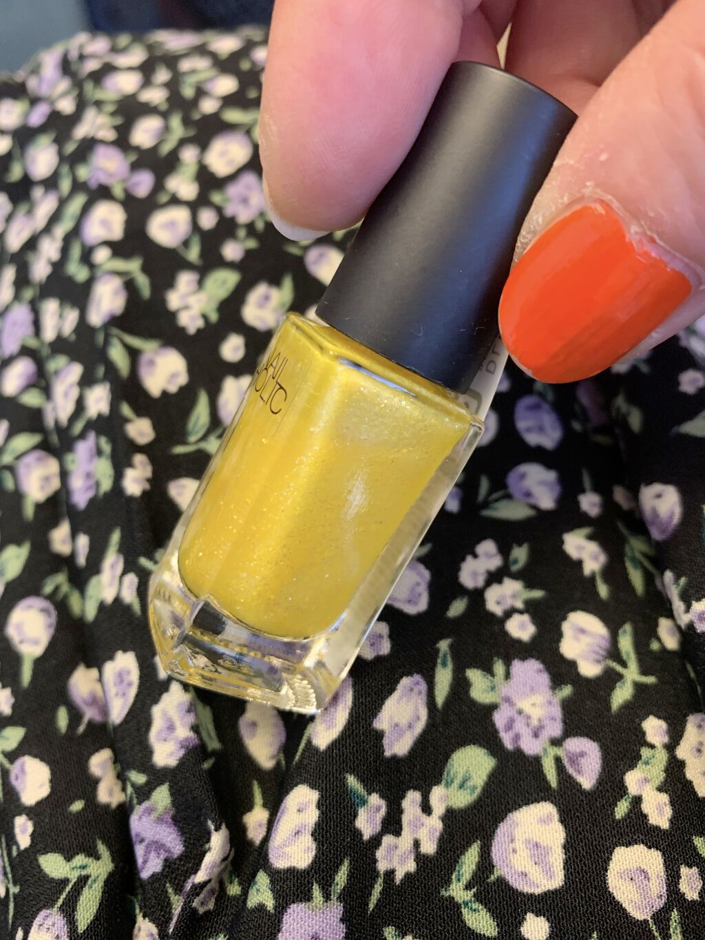 ネイルホリック Vivid color YE502/ネイルホリック/マニキュアを使ったクチコミ（3枚目）