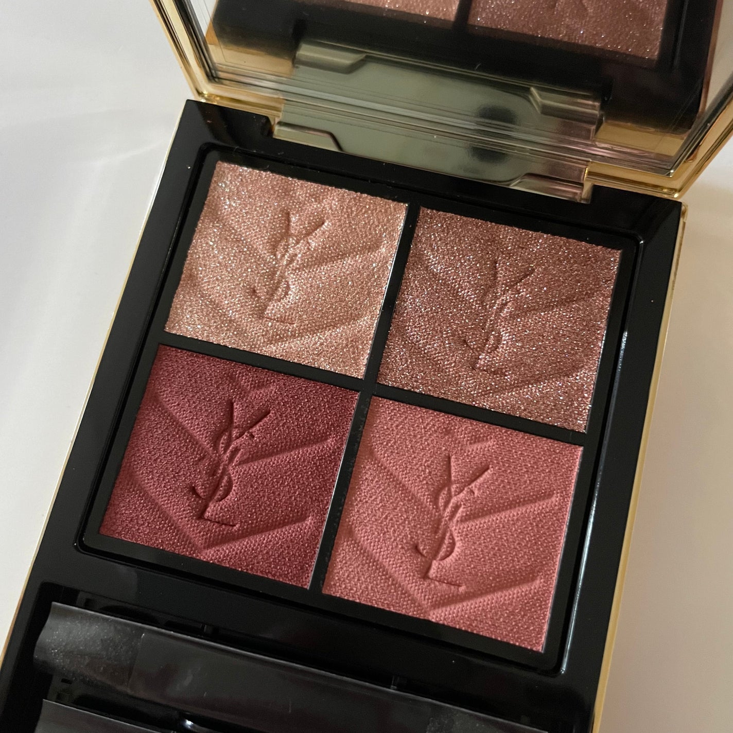 クチュール ミニ クラッチ/YVES SAINT LAURENT BEAUTE/アイシャドウパレットを使ったクチコミ(2枚目)