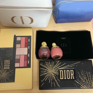 Dior スパークリング マルチユース パレットのクチコミ「ディオールのクリスマスコフレ〜✨💕

見た目無難な色が多いから購入を迷っていたのですが逆にそれ.....」（2枚目）