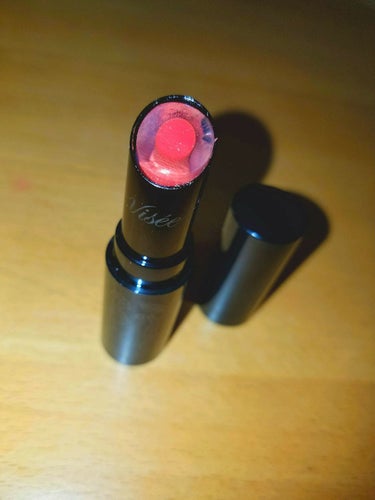 Visee クリスタルデュオ リップスティック RD460💄

カラーは王道のレッドです！

グラデーションを作るには最高です✨
(私はいつも均一に馴染ませちゃってますが笑笑)
潤いもありとてもいいです