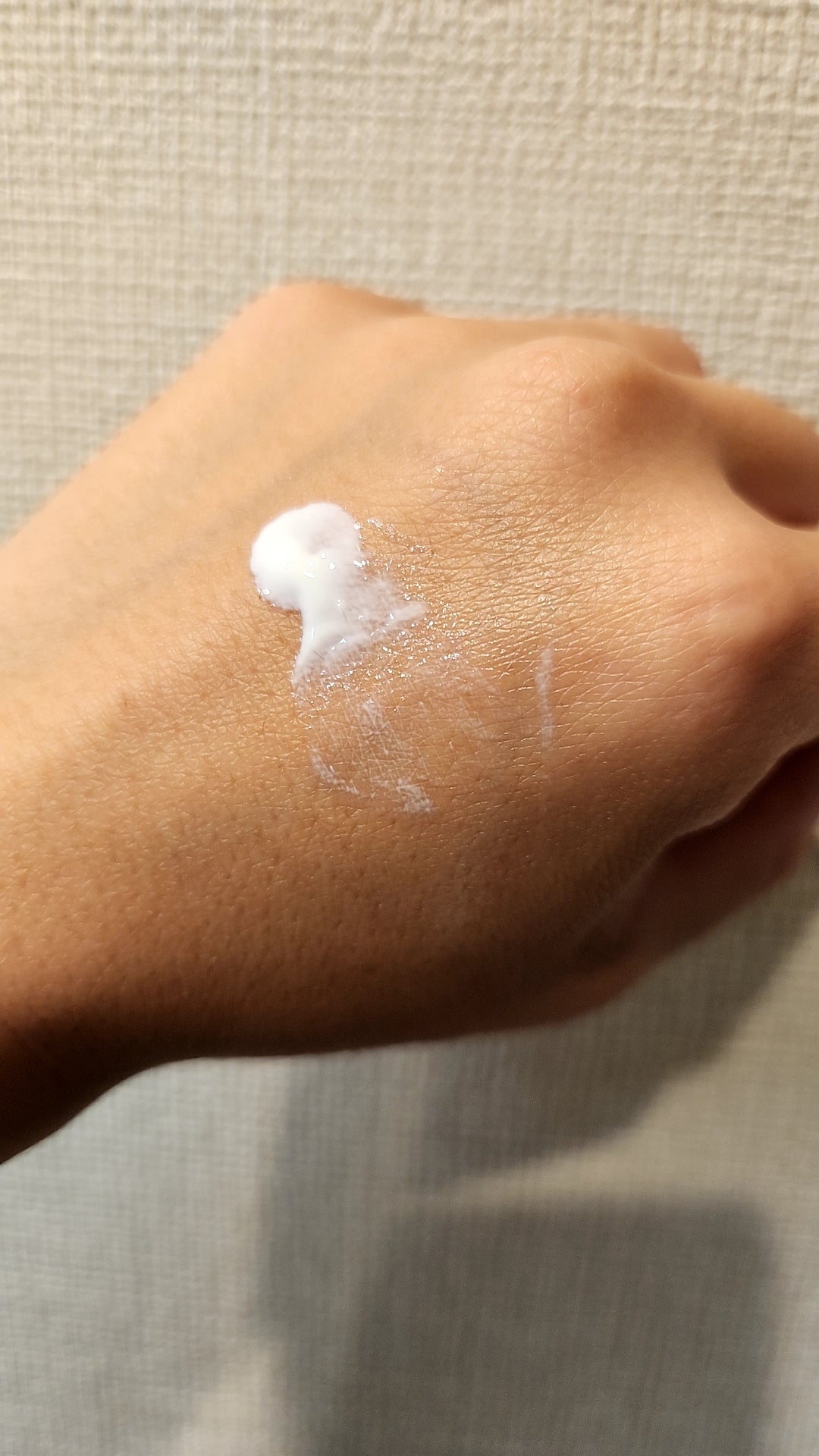 ヒアルーシカ ウォーターフィット サンセラム/SKIN1004/日焼け止めローションを使ったクチコミ(2枚目)