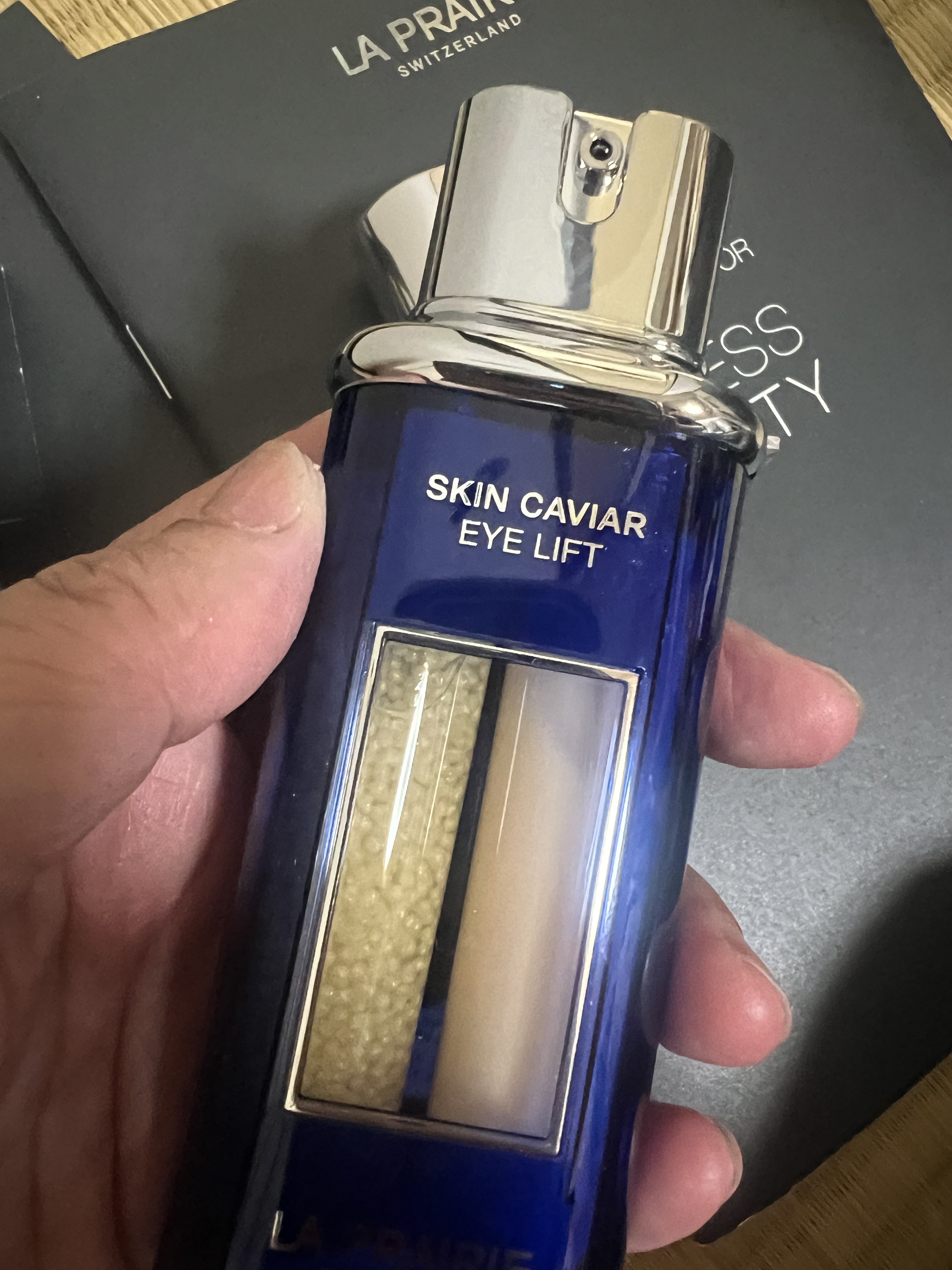 試してみた】SC アイエッセンス ラ・プレリーの効果・肌質別の口コミ